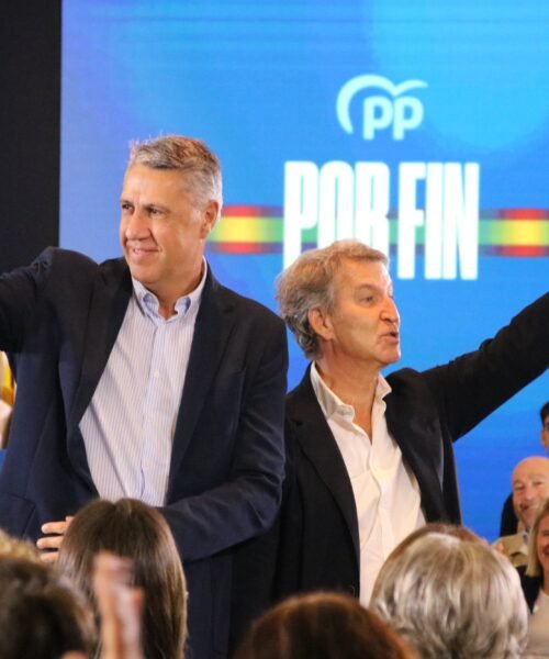 Feijóo pide a Albiol que lidere una “ley antiocupas” y que le ayude a obtener una “mayoría grande” el 29-N
