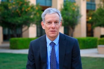 Matthew Jackson: “Las amistades de una persona tienen una enorme influencia en sus resultados económicos, más que los propios padres”