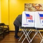 Agentes armados, coacciones de Trump y cárcel: los funcionarios electorales se preparan para la jornada más difícil