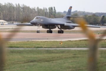 El Pentágono retira sus bombarderos de la base británica de Fairford tras el presunto intento de atentado