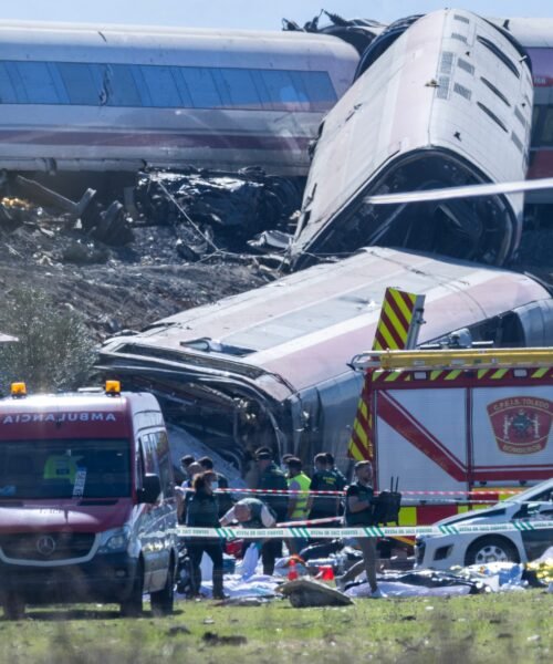 Última hora del accidente de trenes en Toledo, en directo | Al menos 68 muertos en el choque de trenes de alta velocidad en Urda