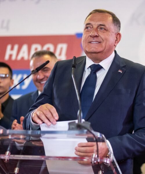 Milorad Dodik, aliado de Putin en los Balcanes y vencedor de las elecciones de Bosnia-Herzegovina sin figurar en las papeletas