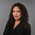 Andrea R. Flores: “Los demócratas llevan una década de retraso en su respuesta a Trump”