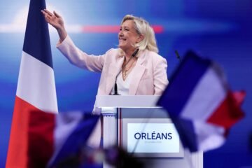 Le Pen promete seguridad y soberanía al lanzar su carrera al Elíseo
