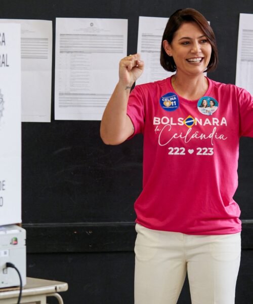 Michelle, la esposa de Bolsonaro padre, encabeza el desembarco de la derecha conservadora en el Senado