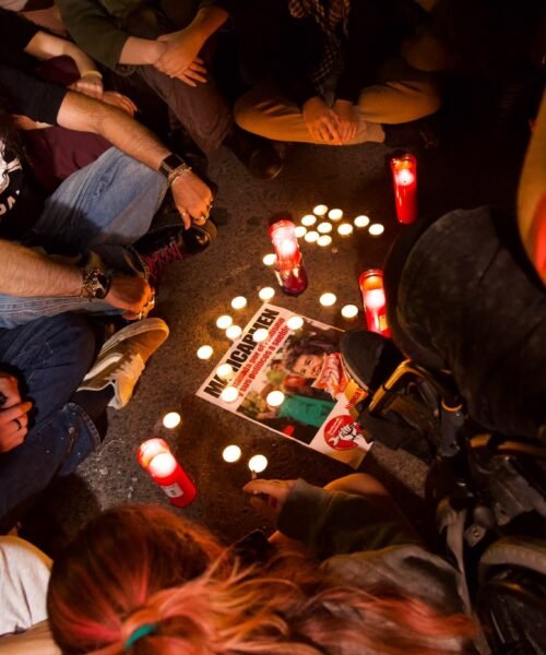 Última hora tras la muerte de Maricarmen, en directo| La acampada de Sol guarda un minuto de silencio por Maricarmen