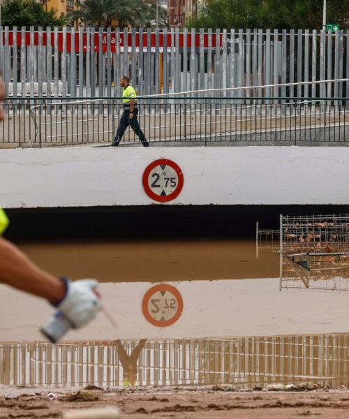 Última hora del temporal en España, en directo | Decenas de municipios de Valencia y Castellón suspenden las clases ante las fuertes lluvias