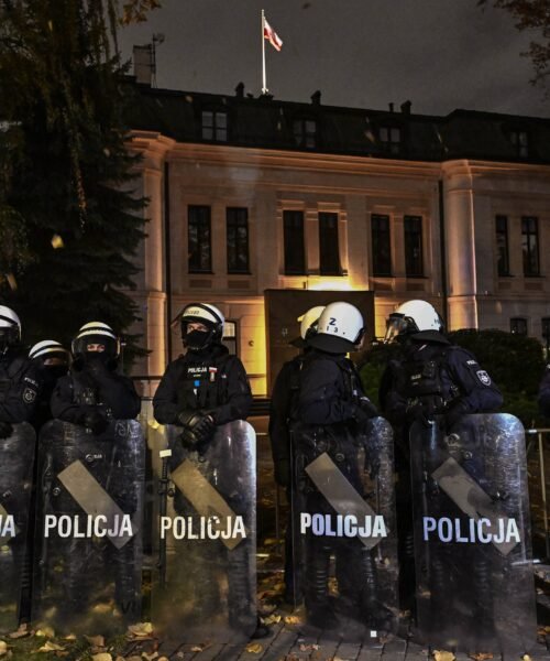 La suspensión del presidente del Tribunal Constitucional de Polonia desata una crisis institucional
